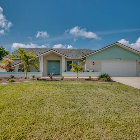 Cape Escape- 3 Bedroom with Heated Salt Water Pool