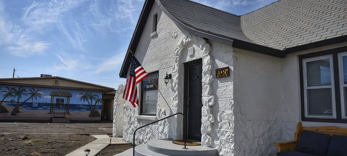 Charming 1920 Tudor-style house, great location! Ξενοδοχεία στην πόλη Alpine