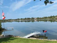 Cozy Cottage-Breathtaking Sunsets. Lake Front. Close to Casino & Racetrack. - 4-Star