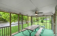 Waterfront Cottage with Hot Tub, & Fire Pit. Pet Friendly. - Alphydda
