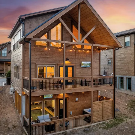 New Pool Cabin/One Mile from Pigeon Forge Strip/Perfect for Groups/Families