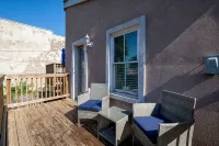 Charming 4 bedroom home just steps to the water! - balkon