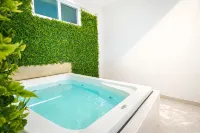 Villa Mariposa, private pool, Jacuzzi & hot tub -  Casas de vacaciones