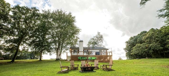 Ruth's Cottage at Addis Acres/Newly Renovated/Firepit/Private Pond/2BR/2BA/Deck Hotels in Spalding County