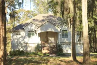 Elegant WATERFRONT home with private boat ramp/dock, elevator, & unmatched view! - Homestays