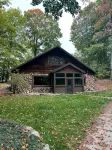 4 Bedroom Rustic and Secluded Cabin. Dogs Welcome! - Hytter