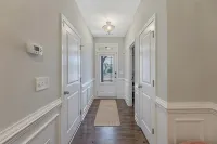 Where Relaxation Meets Home, KING Suite Retreat, 14 MINS to RDU Airport, POOL - Wifi