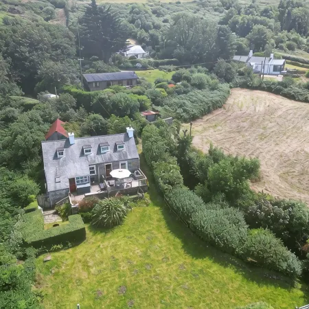 Amazing Sea Views Set in 7 Acres of Fields Dog Friendly on the Welsh Coast Path.