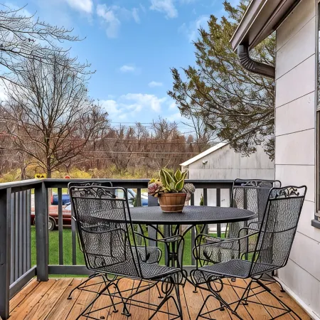 Newly renovated Cozy home with chef kitchen, pretty much fully stocked