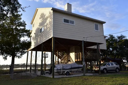 WATERFRONT Home  - Dolphins, Sunsets, Fishing, Kayaks, Canoe, Wildlife - Wifi