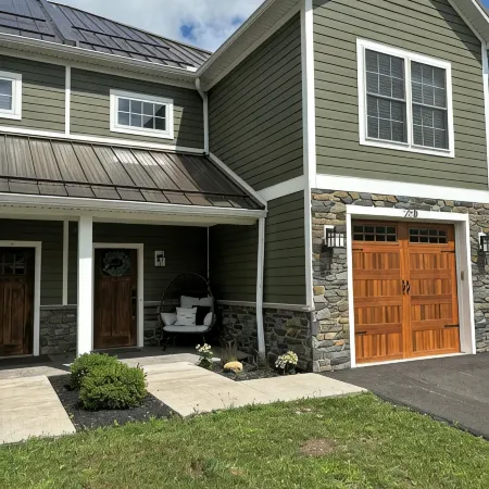Village Retreat, New Condo Loaded with Amenities Hot Tub, Fire Pit, Game Room