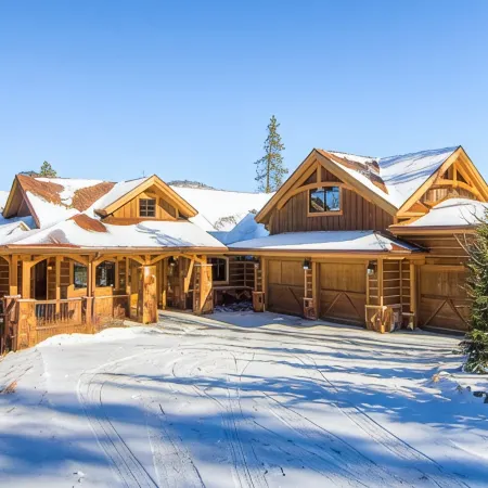 Views of the 10 mile range - 7 min from the slopes in this luxurious chalet!