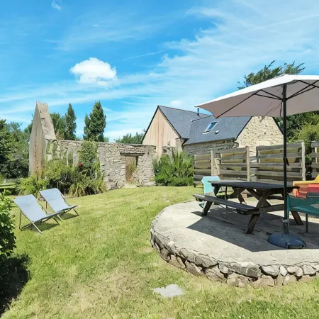 18 th century Cottage house close to the beach