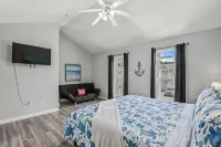Spacious 3-Bed/3-Bath Townhome 1111 • Sleeps 8 • Perfect for Families & Friends! - balcony