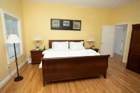 Magnificent Six Bedroom Ogunquit Estate - Pet Friendly! - 4 estrellas