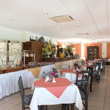 Akamanthea Holiday Village