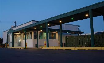 O'Hare Inn & Suites