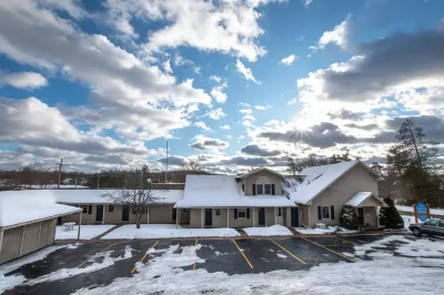 Boyne City Motel فنادق في Bay Township