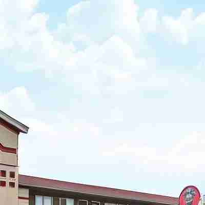 Super 8 by Wyndham Guelph Hotel Exterior