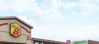 Super 8 by Wyndham Guelph Hotel dekat Hartsland Market Square