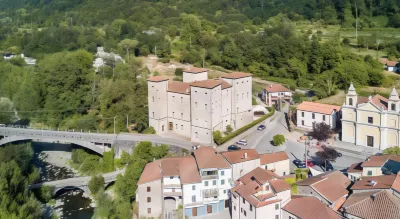 Castello di Pontebosio Luxury Resort Отели рядом с достопримечательностью «PALAZZO FANTONI BONONI - Fivizzano»