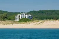 South Pearl Hotels near Castle of Ravadinovo