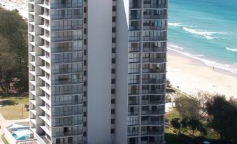 Golden Sands on the Beach - Absolute Beachfront Apartments