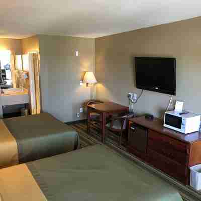 Super 8 by Wyndham Ridgecrest Rooms