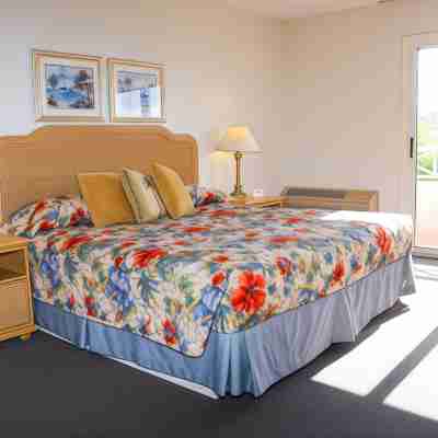 Castaways Resort and Suites Rooms