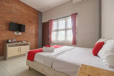 RedDoorz Plus @ Hotel Negeri Baru Lodaya Puncak Hotel di Megamendung
