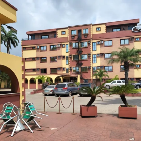 CARLIZA HOTEL