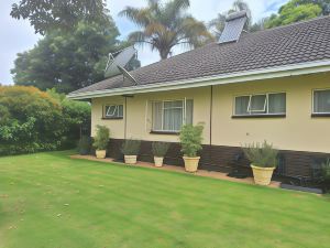 Charming 6-Bed House with Swimming Pool in Harare
