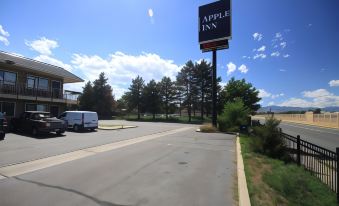 Apple Inn and Suites