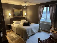 Pensionat Frillesberg Hotels near Kungsbackaskogen