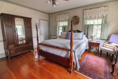 William's Grant Inn Bed and Breakfast Các khách sạn gần Roger Williams University