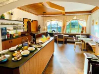 Hotel Sonnenhof - Bed & Breakfast & Appartements Hotels in Patsch