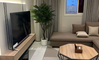 Elite House