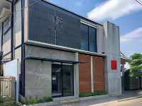 RedDoorz near Wisata Paribendo Lawang Hotel dekat Sari Nan De (Pak Salim)