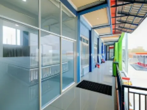 Grand Kencana Guesthouse Syariah near Wisata Bahari Lamongan Hotel di Paciran