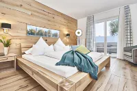 Zum Fischer am See - Hotel & Restaurant Hotels in der Nähe von Die Chiemsee-Bahn