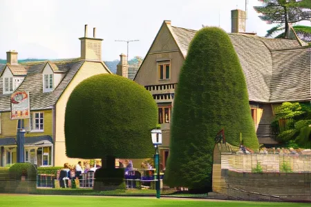 The Broadway Hotel Отели рядом с достопримечательностью «Парк Броудвей Тауэр & Кантри»