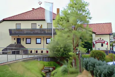 Gasthof Zur Krone Отели в г. Эрленбах-на-Майне