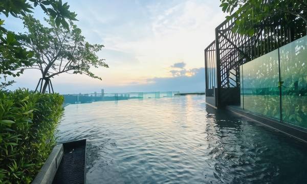 The Edge Central Pattaya – Near Beach, Central & Walking Street by Smile