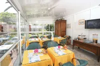 Logis Hotel l'Esterella Hotels in Saint-Raphaël