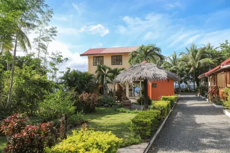 Isla Hayahay Beach Resort and Restaurant Отели в г. Лун