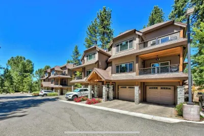 #202-cnvnt 3B3B fit 8P, 8 mins walk to heavenly