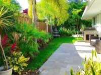 CASA COCONUT! Walk to the BEACH & Lauderdale-By-The-Sea! Resort Style Home!