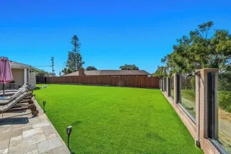 Fletcher Hills luxury, Sunset View, 4 BR, Saltwater Pool and Spa