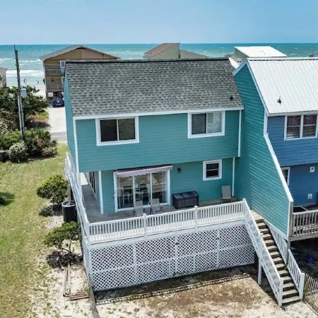 What a View! Cozy 3-Br at Far North End of North Topsail