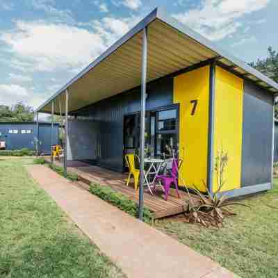 SleepOver Komatipoort Hotel Exterior